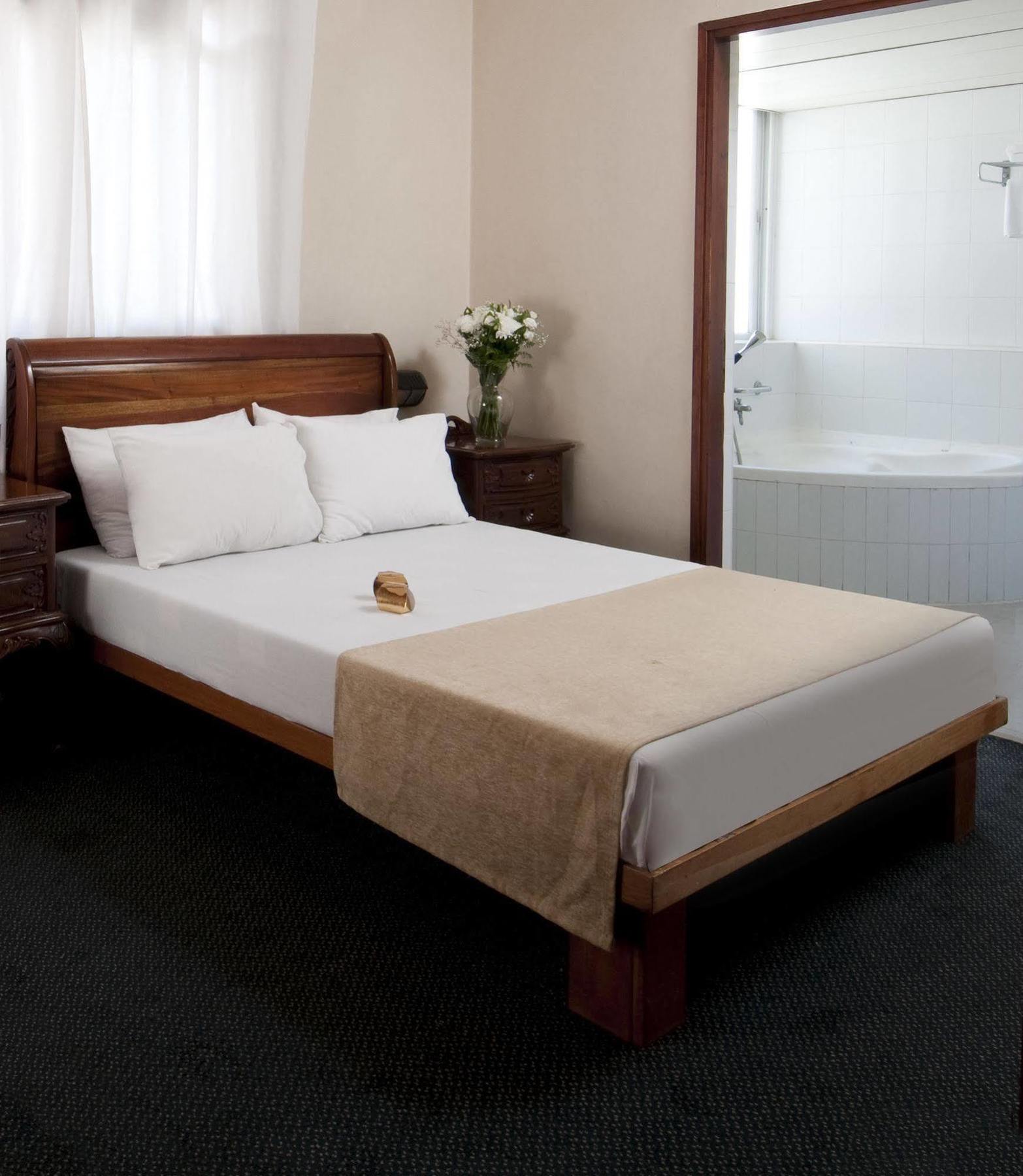 Sun Aviv Hotel Тель-Авив Экстерьер фото
